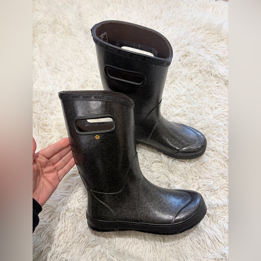 Bogs Glitter Rain Boot - Youth size 6 - black with glitter